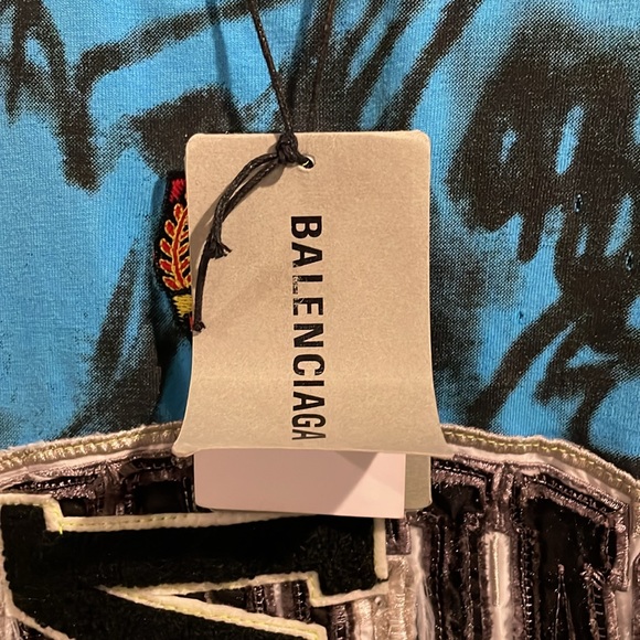 BALENCIAGA SS23 MUD SHOW RARE DISTRESSED SKATER TEE - Picture 3 of 7